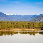 Lakeview Hyttegrend 木屋 *